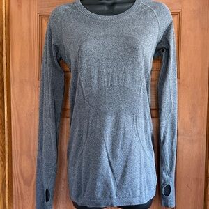 Lululemon Athletica Charcoal Long Sleeve Top Size 6